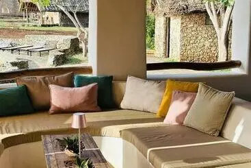 هتل Mwazaro Beach Lodge