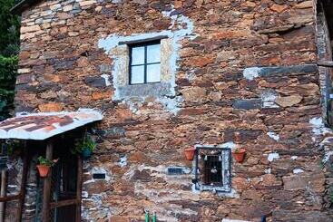 Reşedinta Immaculate 1 Bed House In Gois Mountain View