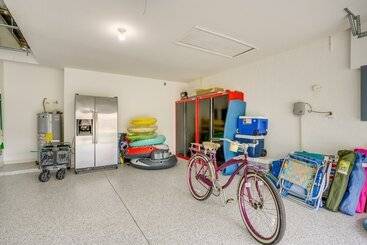 بيت ريفى Sunny Fort Myers Home W/ Heated Pool!