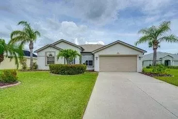 Mökkimajoitus Sunny Fort Myers Home W/ Heated Pool!