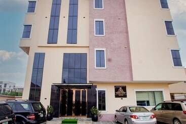 Chinbell Luxury Hotel And Suites