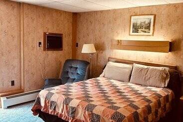 Mollyockett Motel & Swim Spa