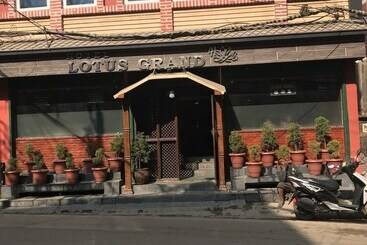 هتل Lotus Grand