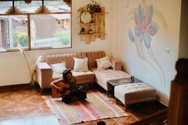 Bed & Breakfast Blue Lotus Retreat Center