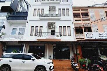 בית מלון כפרי Sinakhone Vientiane