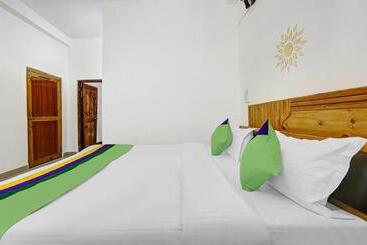 هتل Treebo Trend Drishyawali Kullu With Mountain View