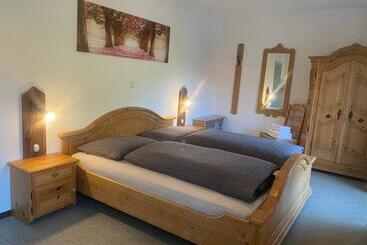 ユースホステル Zimmer 2 Am Manötscherhof