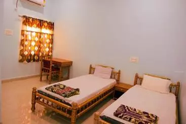 Pensió Iskcon Pandharpur S Chandrabhaga Guest House