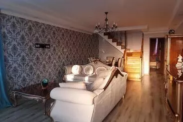 Eye Hostel