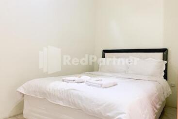 בית מלון כפרי Oma Uti Syariah Mitra Reddoorz Near Stasiun Lempuyangan