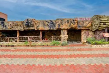 Hotel O Kingland Water Park Rohtak