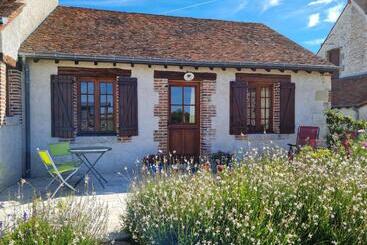 פנסיון Roulotte Confortable Avec Balcon En Bois, Climatisation Et Prêt De Vélos, Près Du Château De Sully