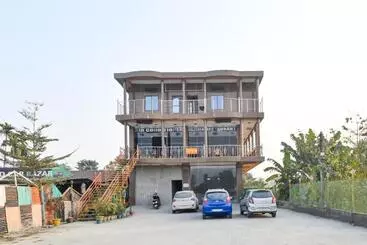 Hotel Oyo Florida Restaurant & Guest House