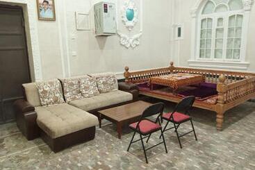 Pensão Abubakir Guests House