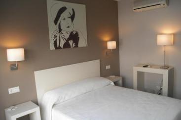 هتل Dormavalencia Hostel Regne
