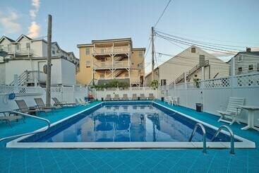 فندق Hillcrest Inn