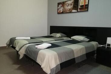 هتل Lagos City Center Guest House & Hostel