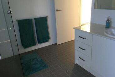 بيت Villas On The Bay Kingscote