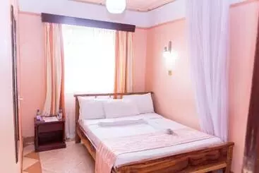 Hotel Elders Hospitality And Comforts