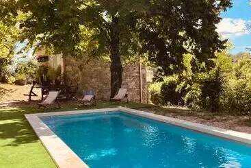 Aamiaismajoitus (B&B) Le Domaine Sainte Raffine, Piscine, Charme Et Insolite
