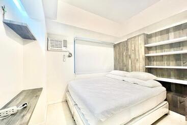 Aparthotel Condo Hotel In Tagaytay Near Popular Tourist Spots