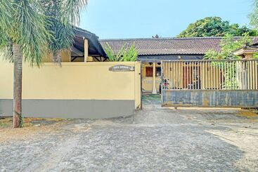 酒店 Oyo Life 92954 Shanti Kost