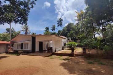 Hotel Urban Cabins Anuradhapura