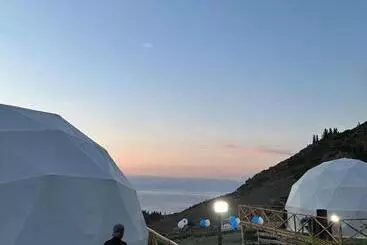 پانسیون Shatyly Lake Viewglamping
