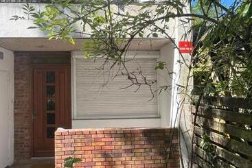 تختخواب و صبحانه Se: 13a Rue Des Touleuses Pourpre