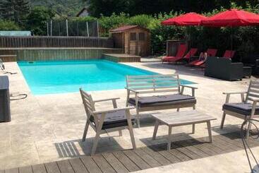 ペンション Le P Tit Charrat