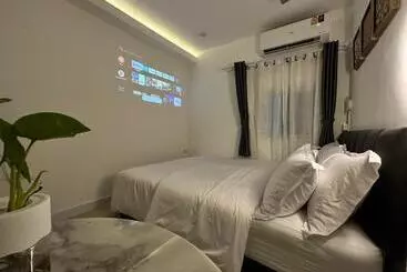 Albergue The White Den Sukhumvit 44