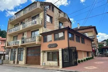 Pensiune елеганс къща за гости