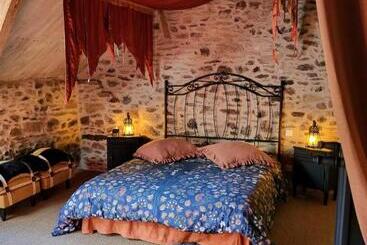 Majatalo Les Causeries Du Monde