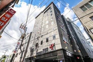 Motelli Jinju Hotel Hot