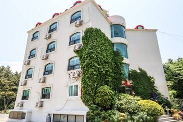 Motel Taean New World