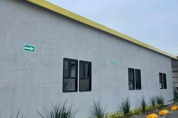 Check Inn Hostal Aeropuerto Gdl   Hostel