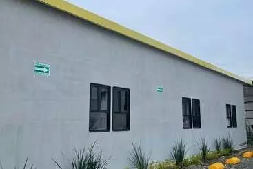 Check Inn Hostal Aeropuerto Gdl   Hostel