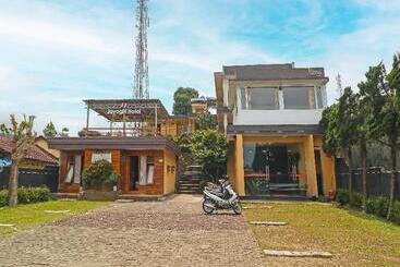 Capital O 91741 Jayagiri