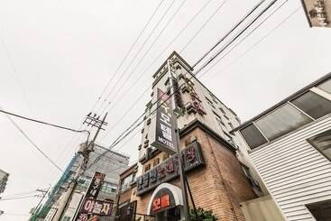 Motel Suwon City Hall Station Soo