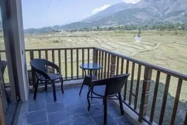 リゾートホテル Osho Himalayas