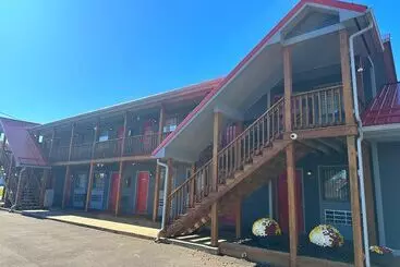 Motelli Riverside Suites