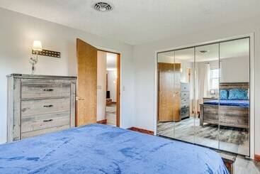 بيت ريفى Quaint Economy Retreat W/ Patio & Spacious Yard!