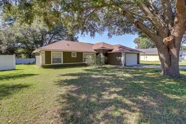 Dom wiejski Sunny Ocala Home W/ Private Pool & Hot Tub!