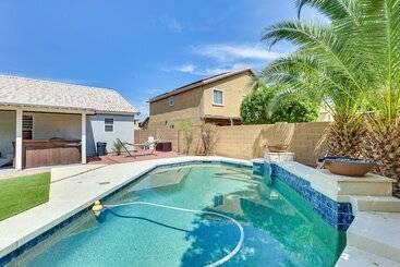 Mökkimajoitus Beautiful Surprise Home W/ Private Pool & Grill!