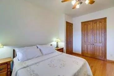 コテージ Mtn View Shirley Pool House: Pets Welcome!