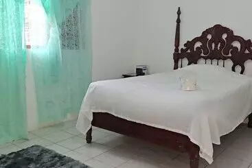اقامتگاه Healing 3 Bed Retreat Sleeps 4, Hot Tub & Pool