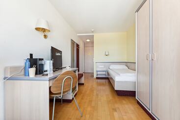 Becozy Du Lac Self Check In Hotel Riviera Edition