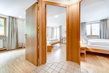 ホテル Gasthof Kreuz