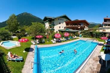 ホテル Wohlfühlresort Und Feriengut Martinerhof