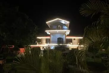 Hotel Corbett Atulyam Home Stay
